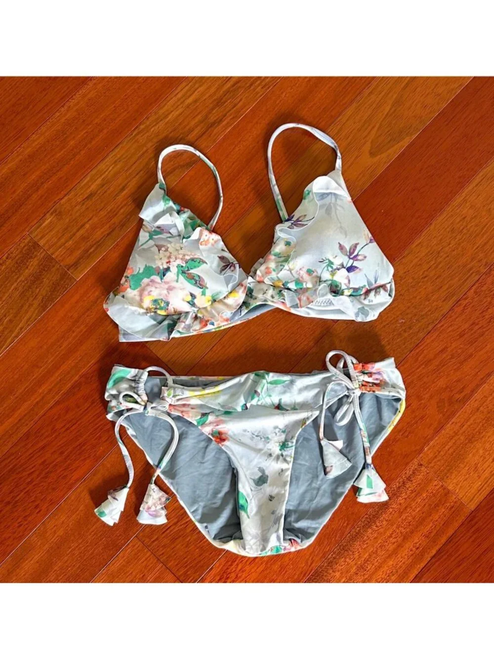 Becca Femme Flora 2 Piece Bikini Swim Suit Ruffle Size Small Women's